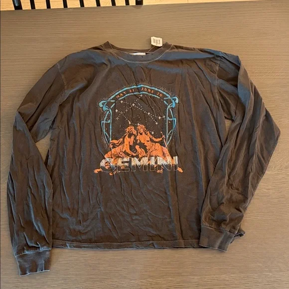 Girl dangerous - Picture 1 of 4